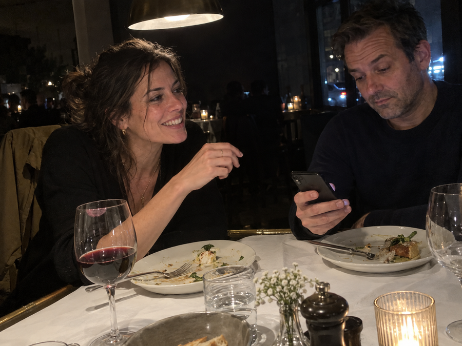 castles want queens quiz b01 her smile his phone